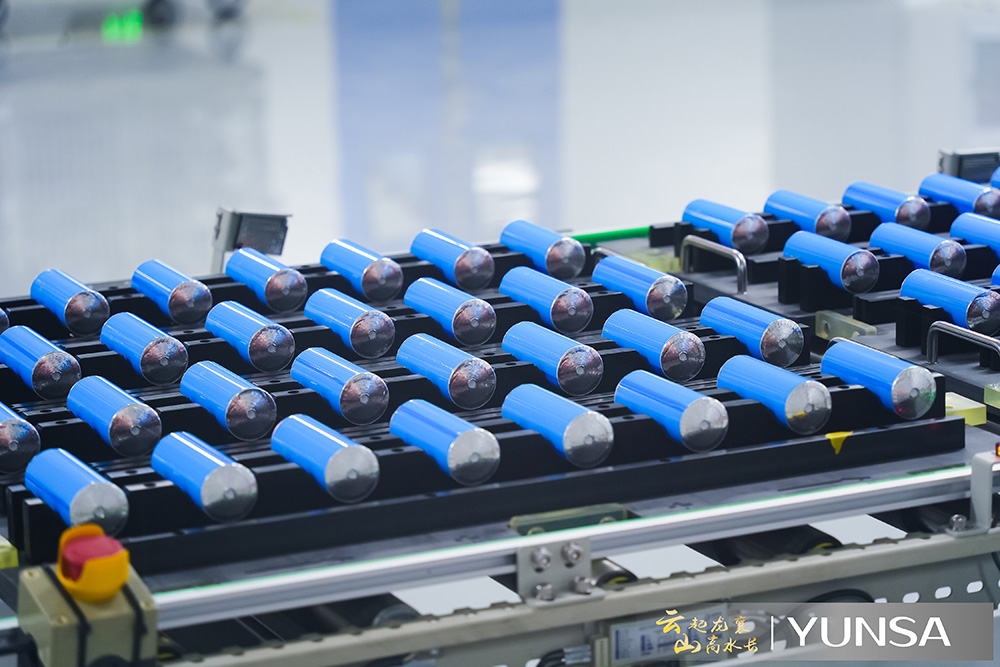 云山動力大圓柱電池產線