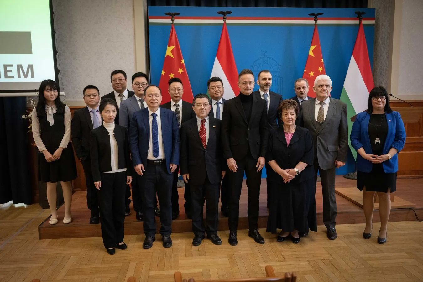 投資400億福林！昆侖新材首個(gè)海外投資項(xiàng)目落地匈牙利