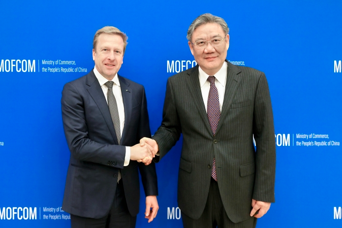 商務部部長王文濤會見寶馬集團董事長齊普策