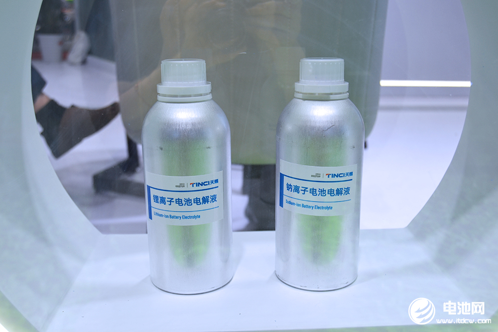 天賜材料擬停產(chǎn)檢修15萬噸六氟磷酸鋰產(chǎn)線 縮減電解液改擴(kuò)建項目產(chǎn)能