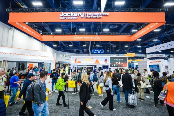 華寶新能以光儲火星機器人戰略升維 定義家庭智慧能源新未來